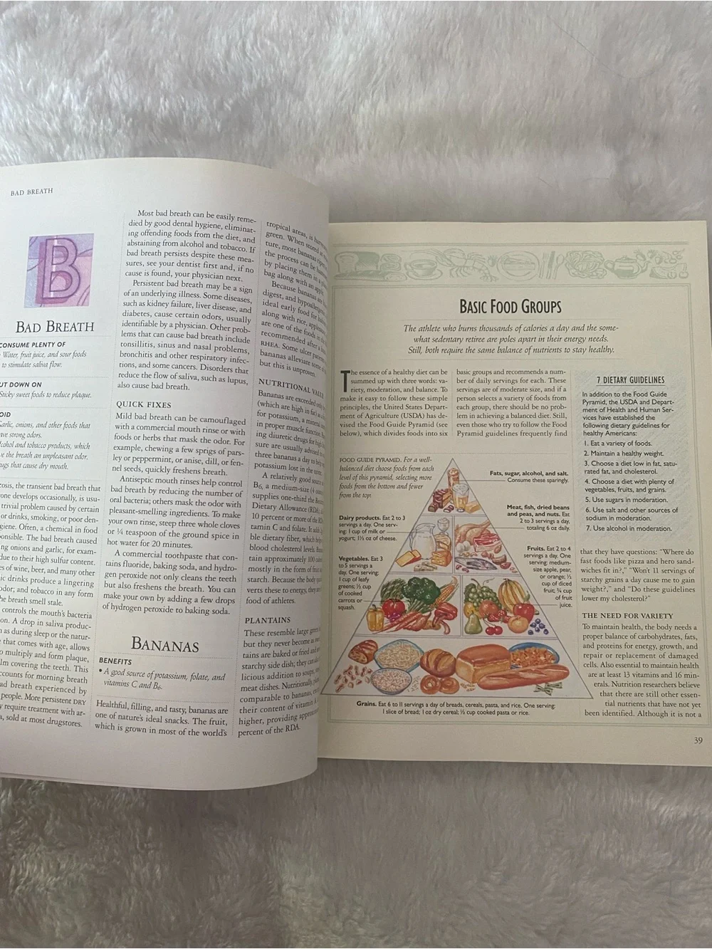 Reader's Digest Foods That Harm Foods That Heal Hardcover Book